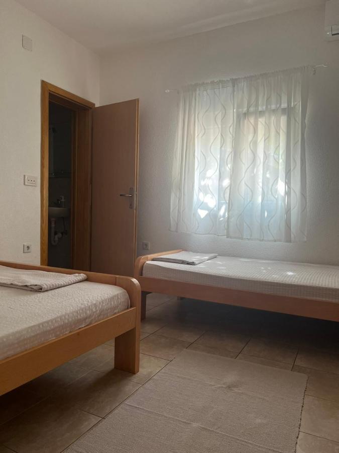 Apartment And Rooms Barbaric Неум Екстериор снимка