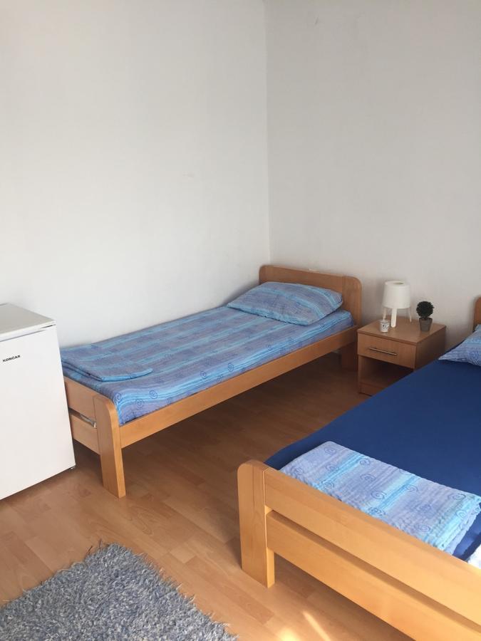 Apartment And Rooms Barbaric Неум Екстериор снимка