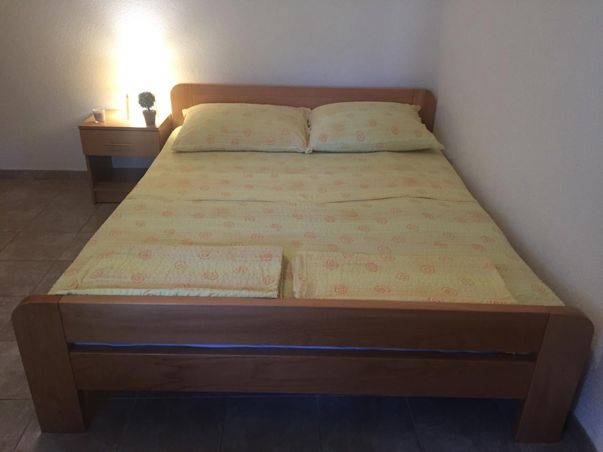 Apartment And Rooms Barbaric Неум Екстериор снимка