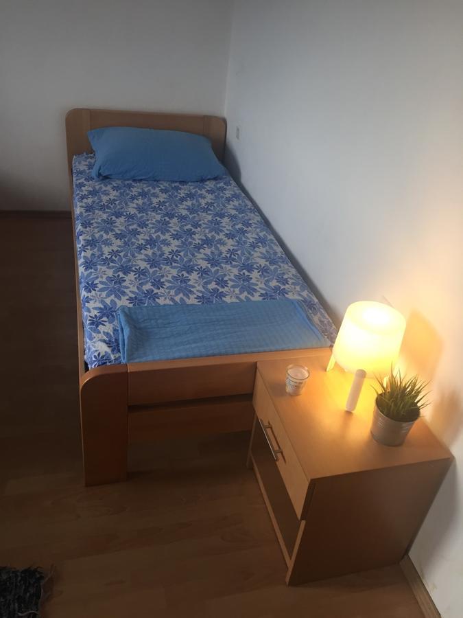 Apartment And Rooms Barbaric Неум Екстериор снимка